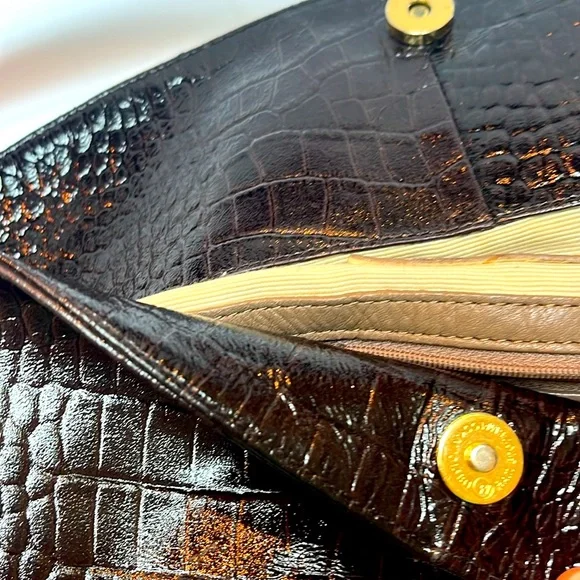 BCBG Elegant Brown Leather Handbag - Picture 9 of 10